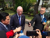 Menteri Pemuda dan Olahraga Erick Thohir dan Presiden FIFA Gianni Infantino di Istana Kepresidenan, Jakarta Pusat, Senin (5/10/2026). (Emir Yanwardhana/CNBC Indonesia)