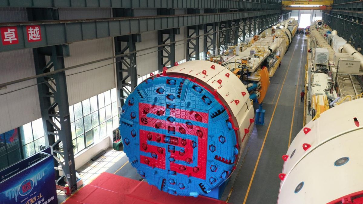 China Buat Monster Pengebor Terbesar Dunia, Beratnya 3.500 Ton — NadiKabar.com