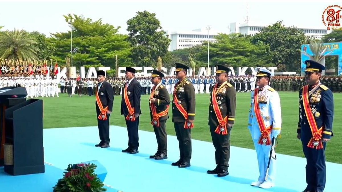 Prabowo Beri Bintang Kehormatan ke Eks Menko Polkam hingga Panglima TNI — NadiKabar.com