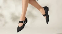 Flat Shoes Rajut Kotor? Ini Cara Mencuci dan Merawatnya Biar Tetap Awet 