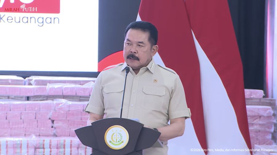 Jaksa Agung RI, ST Burhanuddin saat menyampaikan laporan dalam kegiatan penyerahan denda administratif dan penyelamatan keuangan negara serta penguasaan kembali kawasan hutan di kompleks Kejaksaan Agung, Jakarta, Selasa (06/10/2026). (Tangkapan Layar