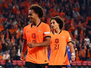 Setelah 9 Bulan, Zirkzee Akhirnya Cetak Gol Lagi
