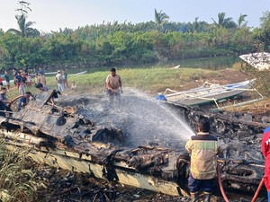 Kapal Dishub Mamuju Terbakar Diduga Dipicu Warga Bakar Sampah