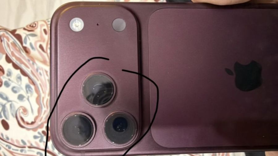 Masalah memudarnya warna Burgundy pada iPhone 18 Pro dilaporkan oleh sejumlah pengguna awal. (Tangkapan Layar GSMArena)
