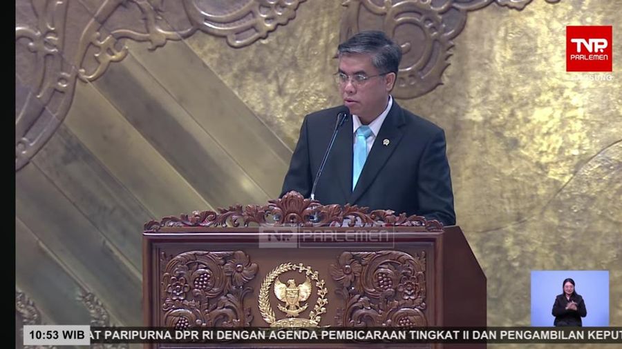 Menteri Ketenagakerjaan (Menaker) Yassierli dalam Rapat Paripurna ke-9 DPR RI di Kompleks Parlemen, Jakarta, Selasa (6/10/2025). (Tangkapan layar dari YouTube TV Parlemen)