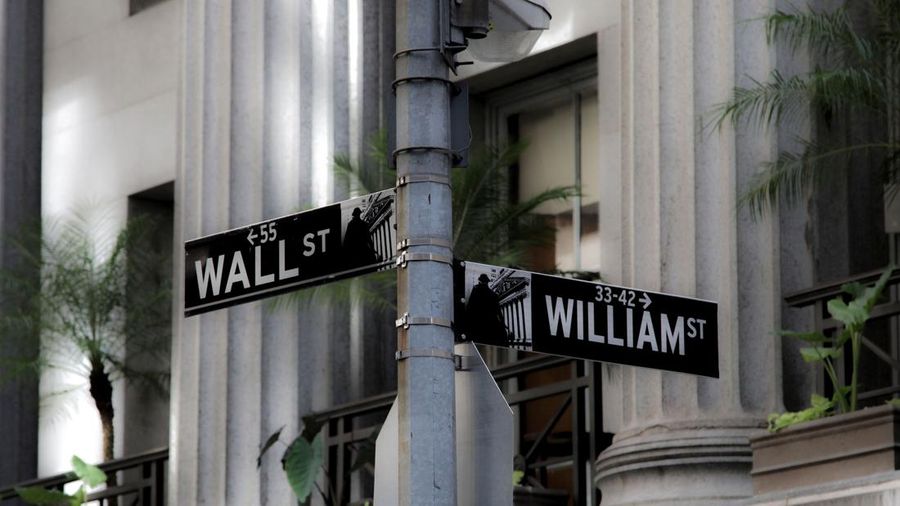 Petunjuk jalan Wall Street, New York, AS. (Dok. Pexels)