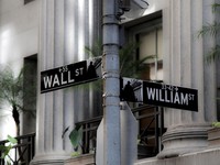 Petunjuk jalan Wall Street, New York, AS. (Dok. Pexels)