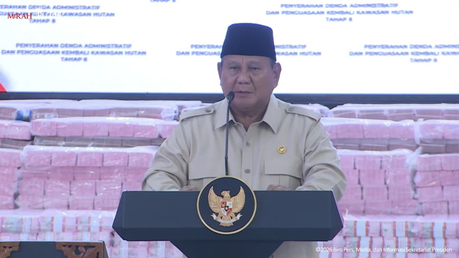 Presiden Prabowo Subianto memberi pidato saat kegiatan penyerahan denda administratif dan penyelamatan keuangan negara serta penguasaan kembali kawasan hutan tahap 8 di kompleks Kejaksaan Agung, Jakarta, Selasa (06/10/2026). (Tangkapan Layar Youtube/
