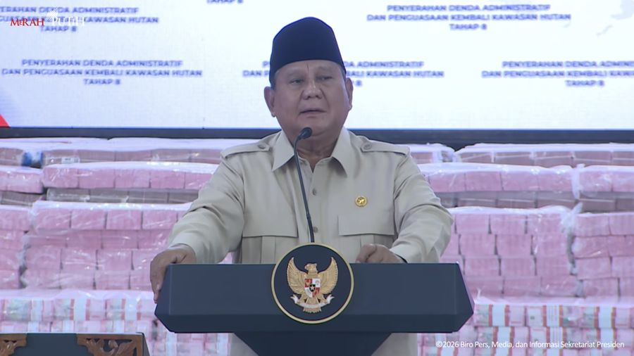 Presiden Prabowo Subianto memberi pidato saat kegiatan penyerahan denda administratif dan penyelamatan keuangan negara serta penguasaan kembali kawasan hutan tahap 8 di kompleks Kejaksaan Agung, Jakarta, Selasa (06/10/2026). (Tangkapan Layar Youtube/
