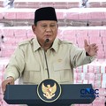 Presiden Prabowo Subianto memberi pidato saat kegiatan penyerahan denda administratif dan penyelamatan keuangan negara serta penguasaan kembali kawasan hutan tahap 8 di kompleks Kejaksaan Agung, Jakarta, Selasa (06/10/2026). (CNBC Indonesia/Muhammad