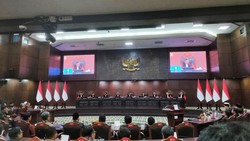 Soal Gibran Tak Punya Ijazah Setara SMA, MK Serahkan ke Lembaga Lain