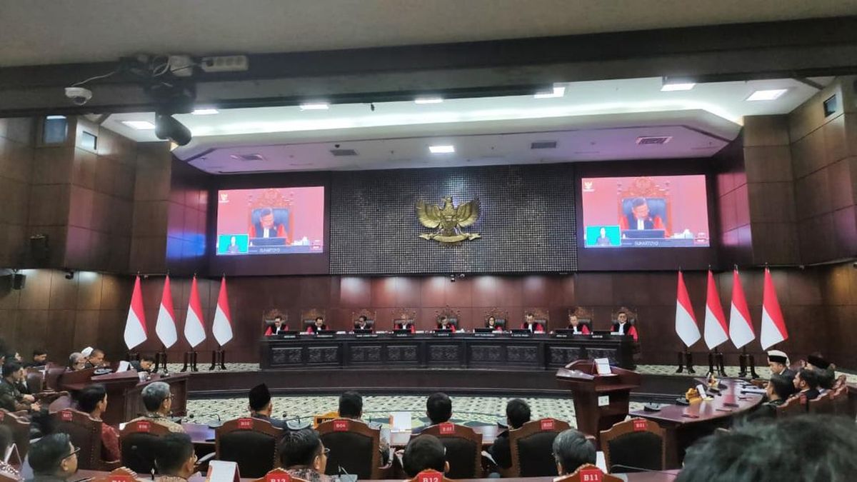 MK Tak Terima Gugatan Terkait Syarat Pendidikan Gibran — NadiKabar.com