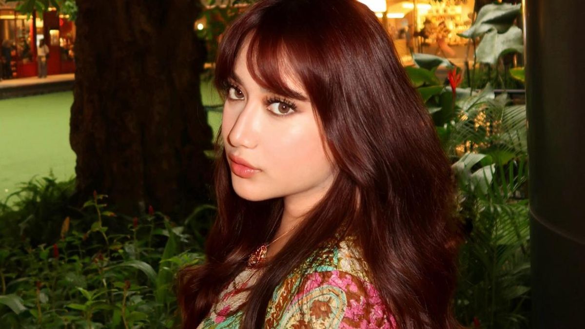 Penampilan Putri Cindy Fatikasari Curi Perhatian — NadiKabar.com