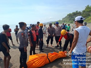 WN Jerman Tewas Terseret Arus Saat Mandi di Pantai Petangahan Tabanan
