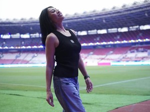 Makin Menyala! Anggun Raih Penghargaan Akting dan Gelar dari Prancis