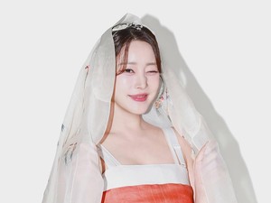 Go Woori Eks Rainbow Sambut Kelahiran Anak Pertama!