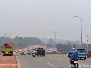 Batam Diselimuti Kabut Asap, BMKG: Jarak Pandang 2-3 Kilometer