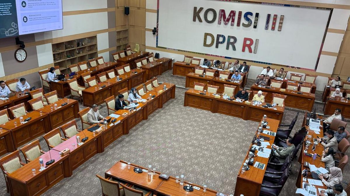 Komjak Usul Diberi Kewenangan Penyelidikan Internal di RUU Perampasan Aset — NadiKabar.com