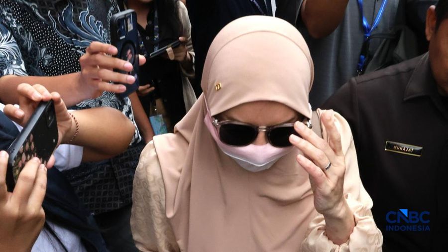 Mantan Bupati Kutai Kartanegara (Kukar) Rita Widyasari usai menjalani pemeriksaan KPK terkait kasus tindak pidana pencucian uang di lingkungan Pemkab Kukar Rabu (7/10/2026).