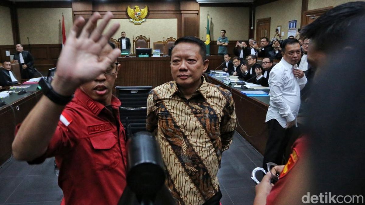 Mantan Jampidsus Febrie Adriansyah Jalani Sidang Perdana Kasus TPPU — NadiKabar.com