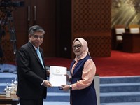 Menteri Ketenagakerjaan, Yassierli saat Pengesahan Undang-Undang Pelindungan Ketenagakerjaan dalam Rapat Paripurna DPR RI di Jakarta, Selasa (6/10/2026). (Dok. Kemnaker)