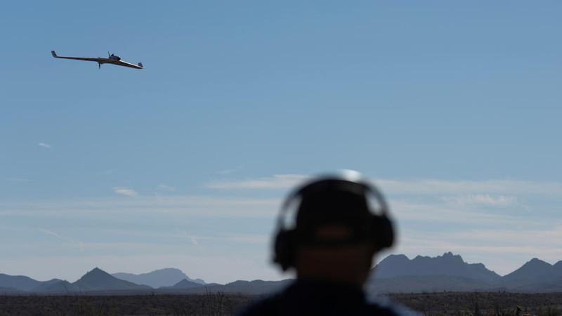 Militer Amerika Serikat (AS) tengah menguji teknologi penangkal drone di kawasan perbatasan AS-Meksiko. Langkah tersebut dilakukan untuk memperkuat pertahanan menghadapi meningkatnya penggunaan drone oleh kartel sekaligus mempelajari inovasi teknolog