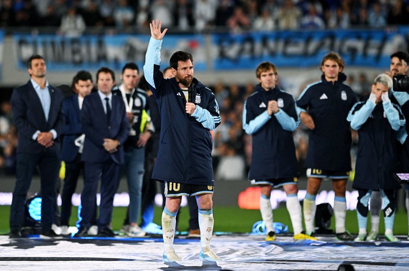 Pemain Argentina Lionel Messi merayakan gol ketiga timnya, di Estadio Monumental, Buenos Aires, Argentina, (6/10/2026). (REUTERS/Rodrigo Valle)
