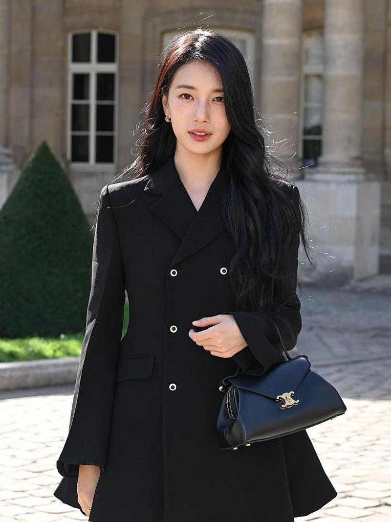 Gaya Elegan Suzy di Paris Fashion Week, Bikin Nostalgia Fans Drakor Anna 