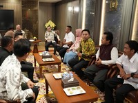 Pimpinan DPR RI menerima audiensi teman-teman Aliansi Merah Putih PPPK dan PPPK Paruh Waktu di Gedung Nusantara III, Senayan, Jakarta, Selasa (6/10/2026). (Tangkapan layar instagram @sufmi_dasco)