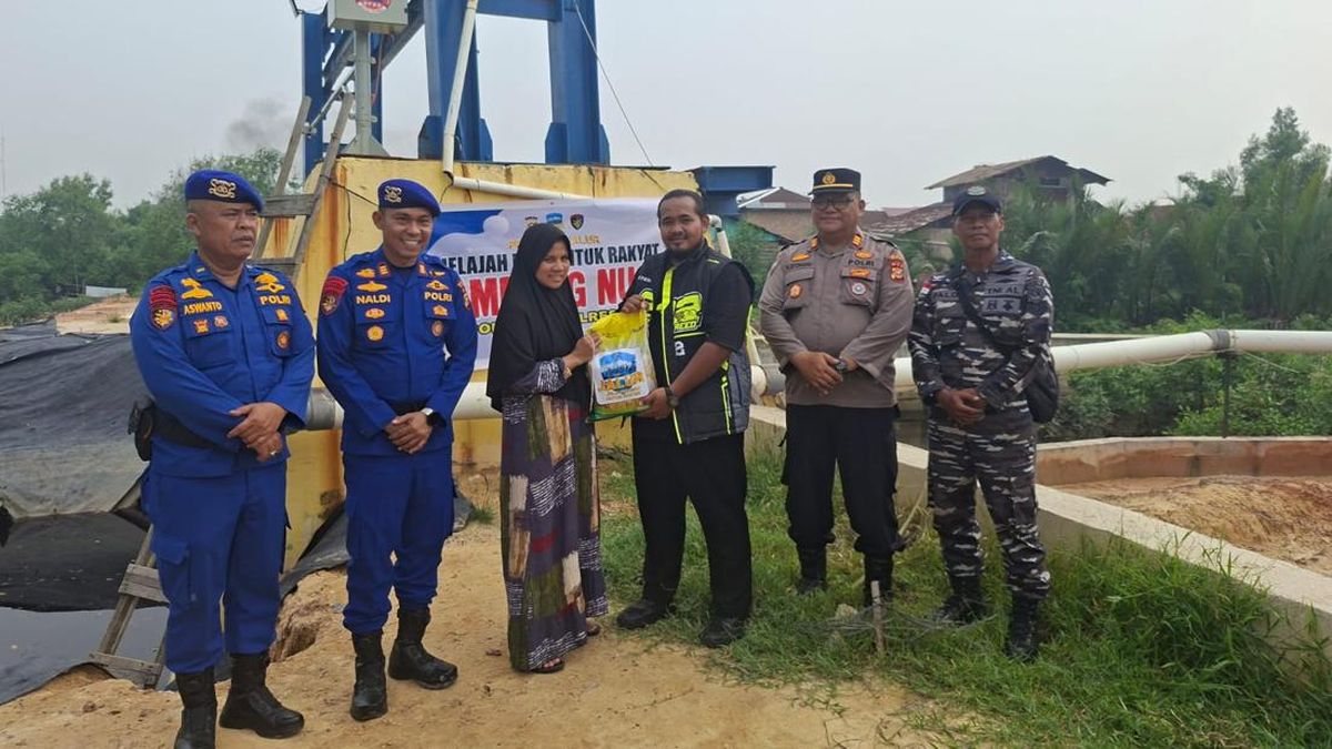 Polisi Hadirkan Layanan di Pesisir Dumai Lewat 'JALUR', Bawa Bansos-Klinik Apung — NadiKabar.com