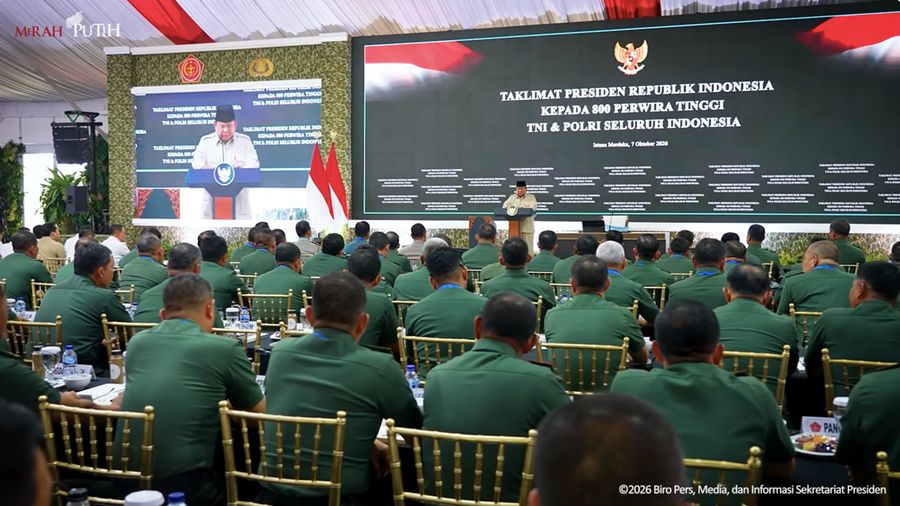 Presiden Prabowo Sampaikan Taklimat kepada 800 Perwira Tinggi TNI & Polri di Jakarta, Rabu (7/10/2026). (Tangkapan Layar Youtube/Sekretariat Presiden)