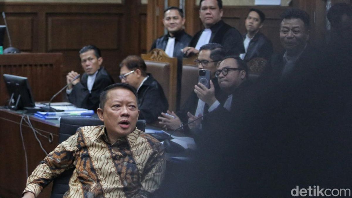 Jaksa Ungkap Kode 'Kue' untuk Setoran Rp 20 M ke Eks Jampidsus Febrie — NadiKabar.com