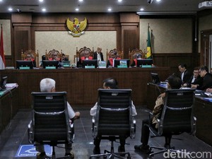 Semudah Ini Febrie Adriansyah Beli 2 Apartemen dan 4 Mobil Dibayar Tunai