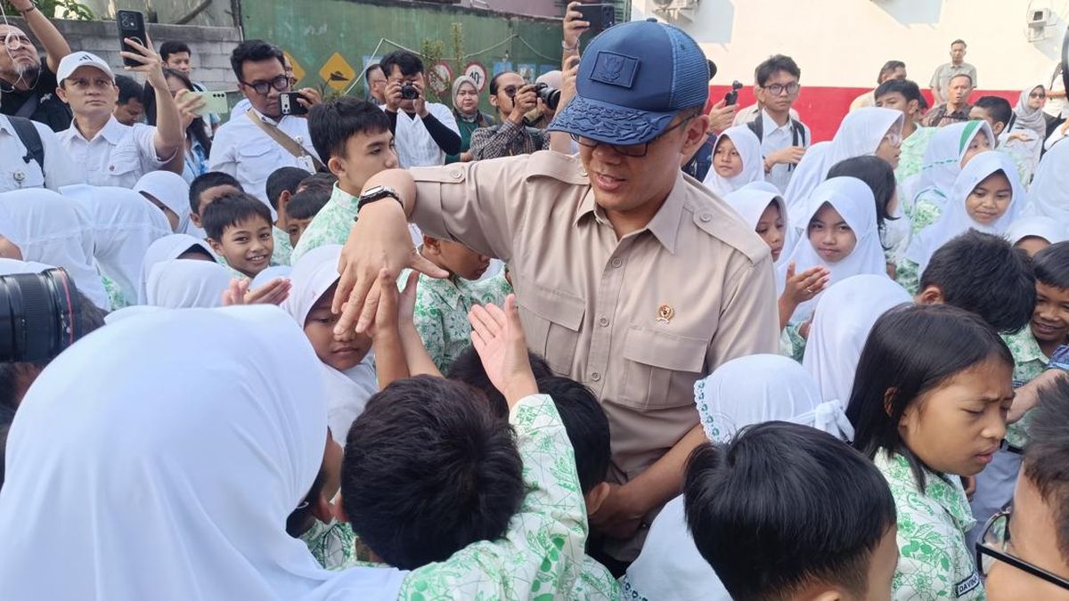 Ilustrasi berita Nasional: Kunjungi SD-SMA di Bogor, Sugiono Pastikan Revitalisasi dan Digitalisasi