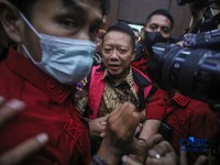 Terdakwa dugaan korupsi dan tindak pidana pencucian uang (TPPU) yang merupakan mantan Jaksa Agung Muda Tindak Pidana Khusus (Jampidsus) Kejaksaan Agung, Febrie Adriansyah tiba di Pengadilan Tipikor, Jakarta, Rabu (7/10/2026). (CNBC Indonesia/Faisal R