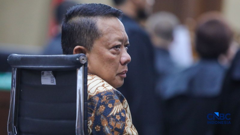 Terdakwa dugaan korupsi dan tindak pidana pencucian uang (TPPU) yang merupakan mantan Jaksa Agung Muda Tindak Pidana Khusus (Jampidsus) Kejaksaan Agung, Febrie Adriansyah saat menjalni sidang dengan agenda pembacaan dakwaan di Pengadilan Tipikor, Jakarta, Rabu (7/10/2026). (CNBC Indonesia/Faisal Rahman)