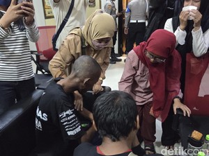 4 ABK Korban Penganiayaan KM Maulana Dipulangkan, Tangis Keluarga Pecah