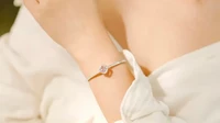 Takut Kado Gelang Kebesaran atau Kekecilan? Cek Bangle Adjustable Ini