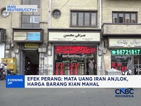 Efek Perang: Mata Uang Iran Anjlok, Harga Barang Kian Mahal