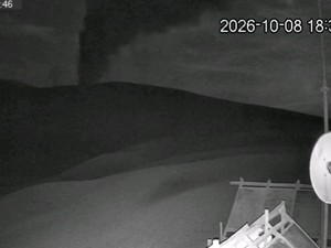 Anak Krakatau Erupsi 5 Menit Malam Ini, Wisatawan Diminta Tak Mendekat