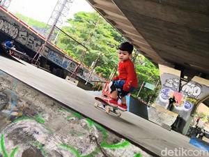 Cita-cita Polos Iboy yang Jatuh-Bangun di Bawah Pasupati