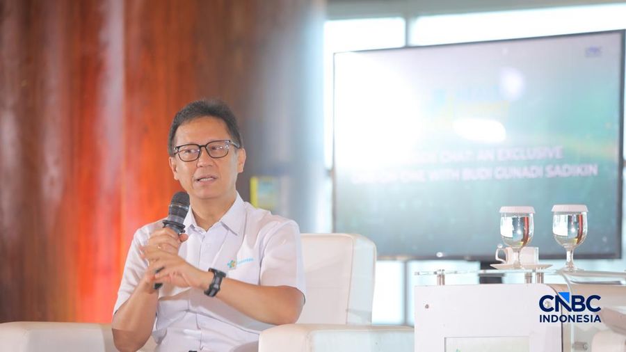 Menteri Kesehatan RI Budi Gunadi Sadikin menyampaikan pemaparannya dalam acara Health Summit 2026 hadir dengan tema "The Rising of Indonesia's Healthcare Investment" di Menara Bank Mega, Jakarta, Kamis (8/10/2026). (CNBC Indonesia/Faisal Rahman)