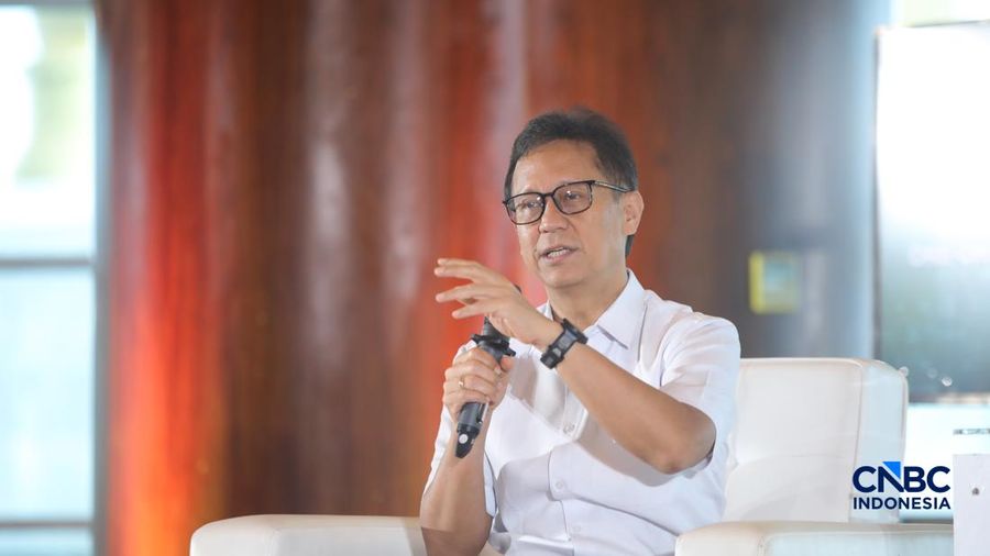 Menteri Kesehatan RI Budi Gunadi Sadikin menyampaikan pemaparannya dalam acara Health Summit 2026 hadir dengan tema "The Rising of Indonesia's Healthcare Investment" di Menara Bank Mega, Jakarta, Kamis (8/10/2026). (CNBC Indonesia/Faisal Rahman)