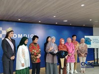 Menteri Komunikasi dan Digital (Komdigi) Meutya Hafid dalam konferensi pers, di kantor Komdigi, Rabu (7/10/2026). (CNBC Indonesia/Novina Putri Bestari)