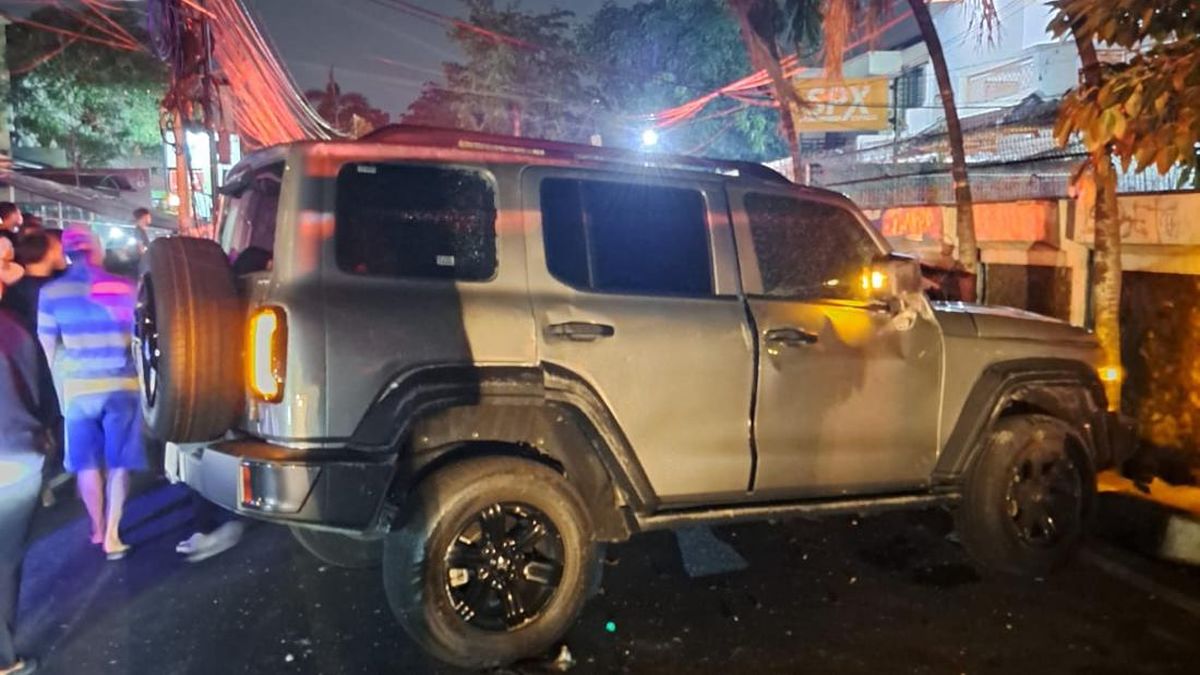 Potret Kendaraan Rusak Diseruduk GWM Tank: Ayla Ringsek, Motor Masuk Parit — NadiKabar.com