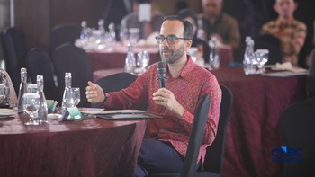 President Director PT Takeda Life Sciences Andreas Gutknecht menyampaikan pemaparannya dalam acara Health Summit 2026 hadir dengan tema "The Rising of Indonesia's Healthcare Investment" di Menara Bank Mega, Jakarta, Kamis (8/10/2026). (CNBC Indonesia