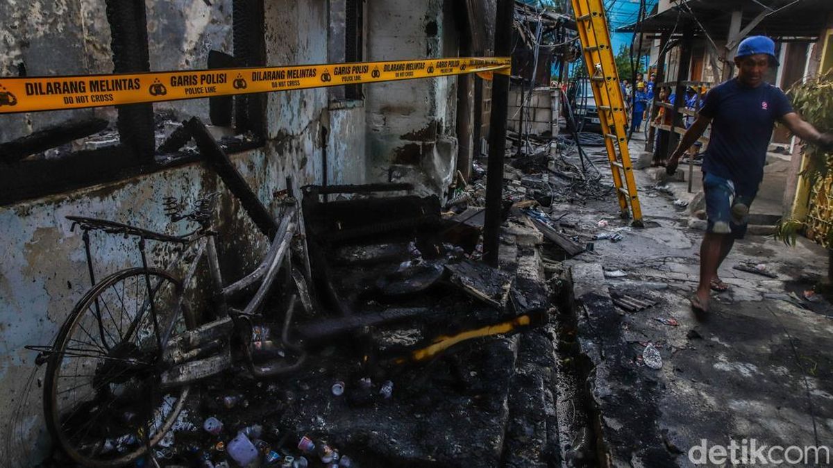 Suasana Pascakebakaran di Kemayoran, Hanguskan 8 Rumah dan Kios — NadiKabar.com