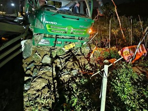 2 Truk Adu Banteng di Parakan Temanggung, 1 Sopir Tewas