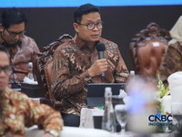 Direktur Jenderal (Dirjen) Pajak, Bimo Wijayanto saat Konferensi Pers APBN KiTa Edisi Oktober 2026 di Gedung Djuanda, Kementerian Keuangan, Jakarta, Jumat (9/10/2026). (CNBC Indonesia/Faisal Rahman)