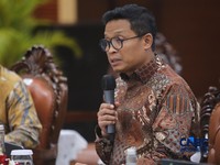 Direktur Jenderal (Dirjen) Pajak, Bimo Wijayanto saat Konferensi Pers APBN KiTa Edisi Oktober 2026 di Gedung Djuanda, Kementerian Keuangan, Jakarta, Jumat (9/10/2026). (CNBC Indonesia/Faisal Rahman)